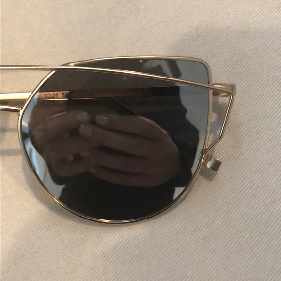 Double Crossbar Mirrored Aviator Sunnies - Picture 4 of 6